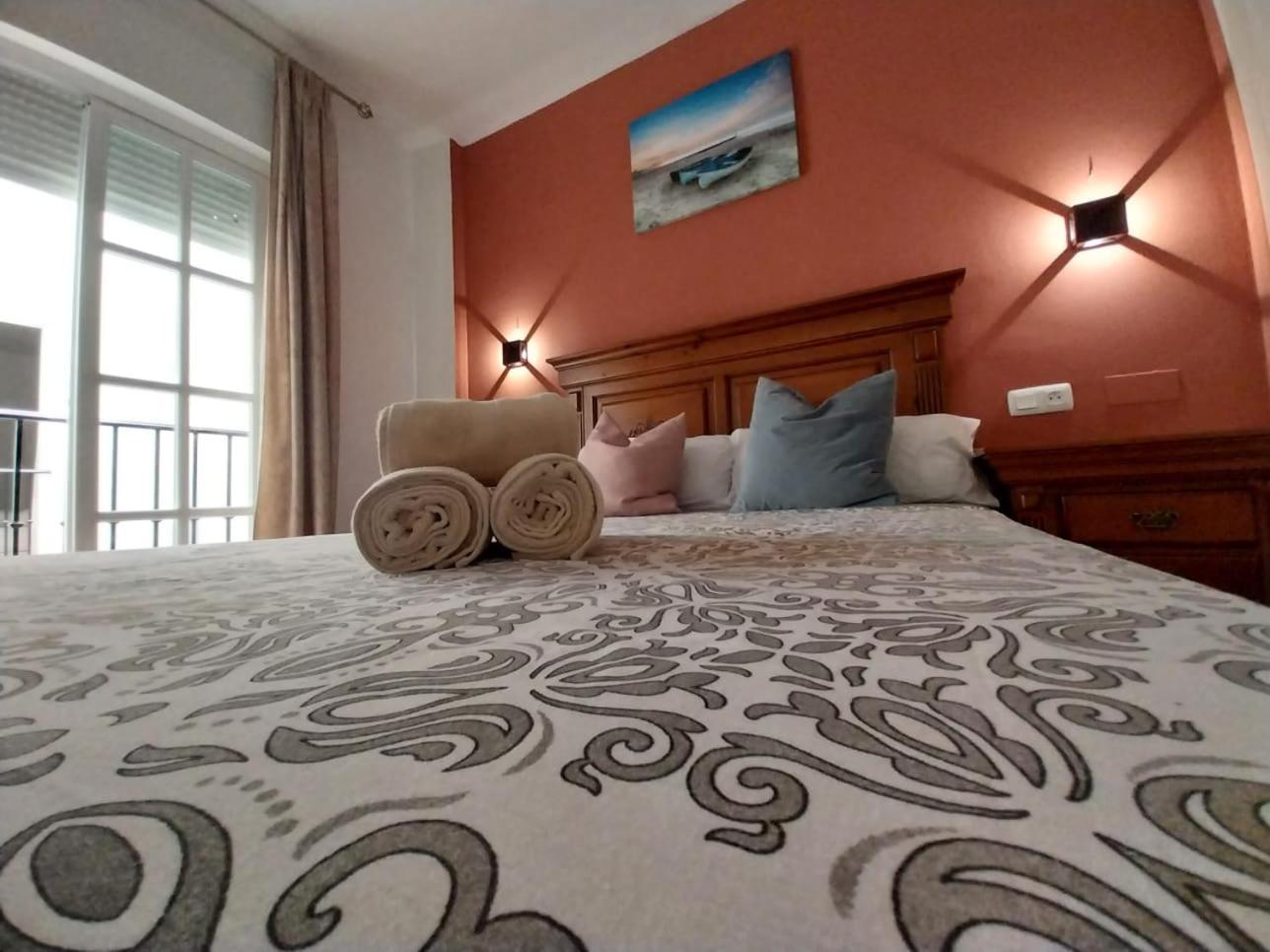 Hostal Montys Nerja Ngoại thất bức ảnh