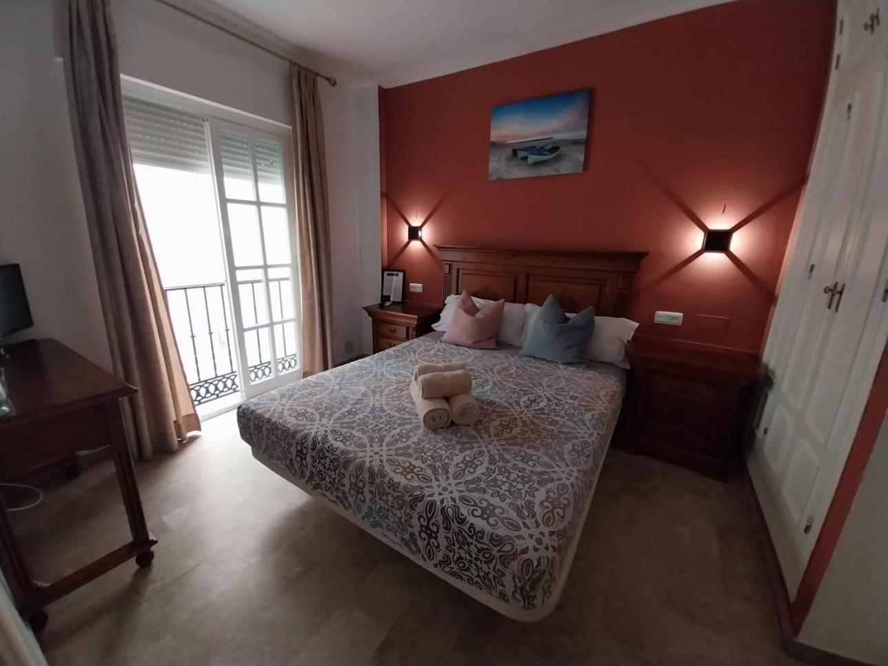 Hostal Montys Nerja Ngoại thất bức ảnh