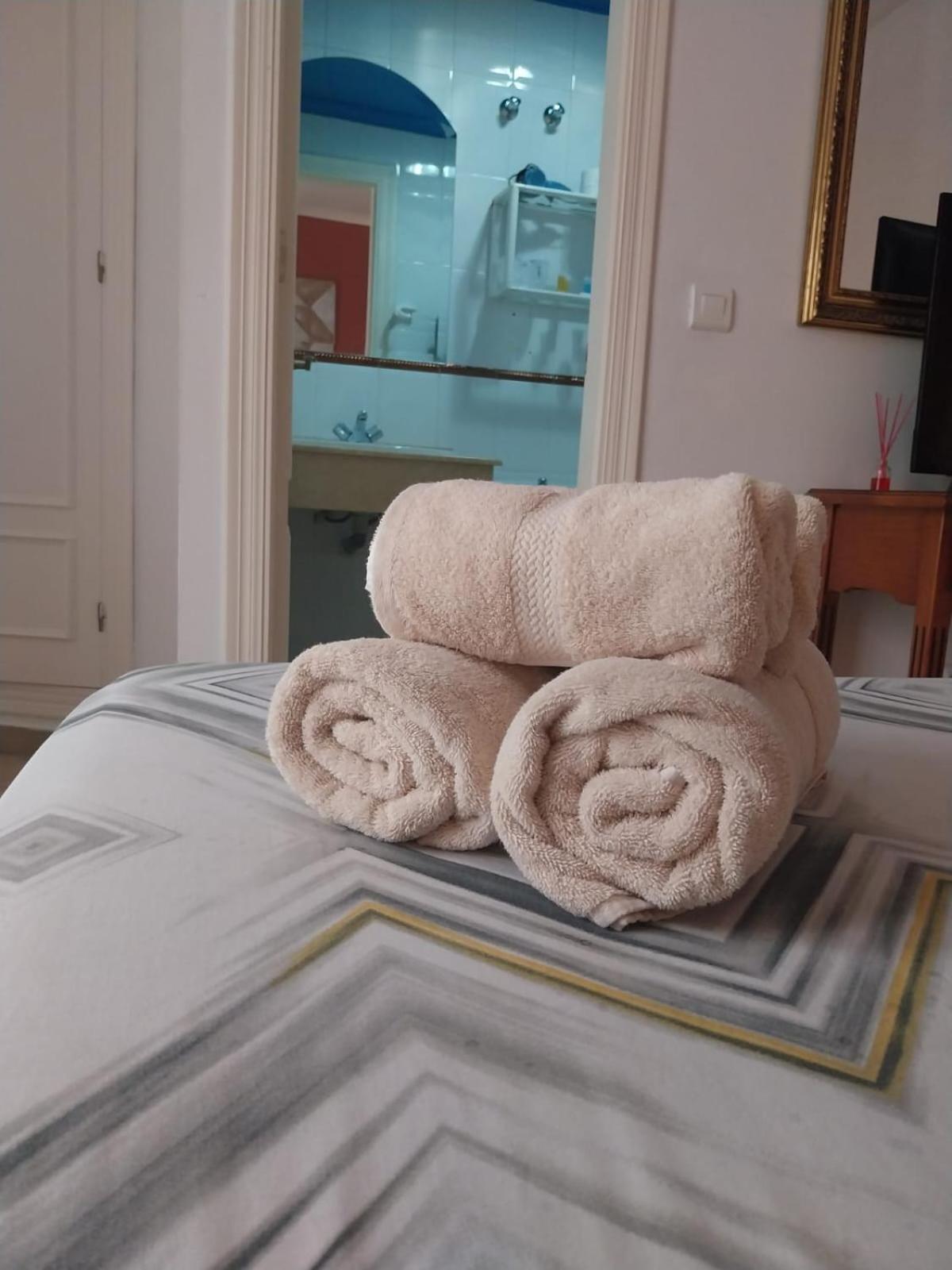 Hostal Montys Nerja Ngoại thất bức ảnh
